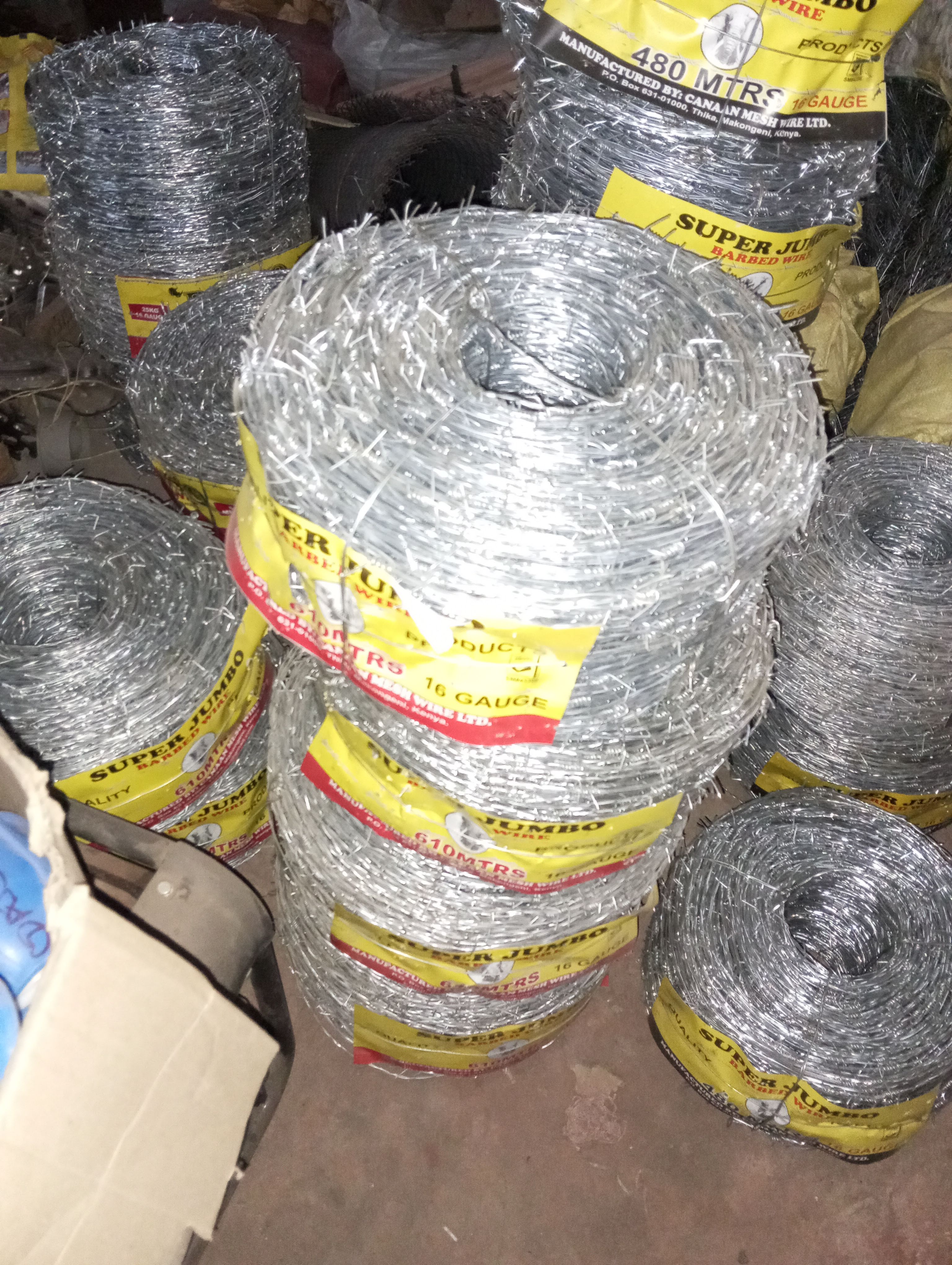 Super jumbo barbed wire roll